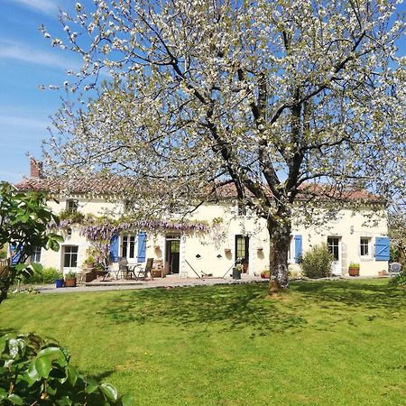 Papillons B&B - Beauty, Comfort And Peace 25 Mins From Puy Du Fou Montournais Luaran gambar